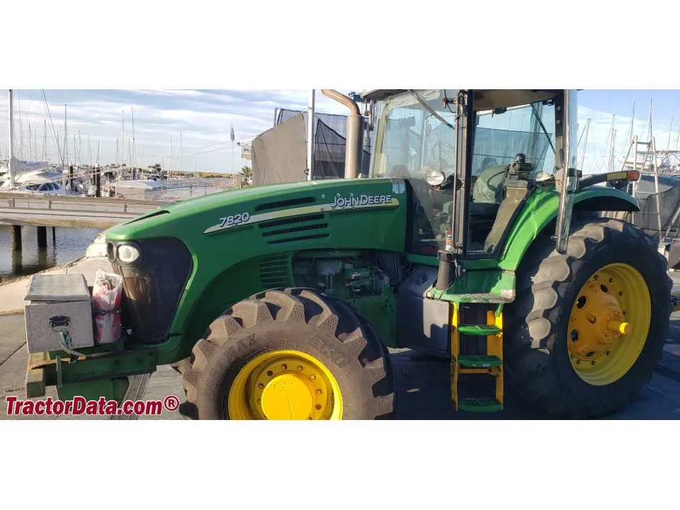 specs on john deere 7820