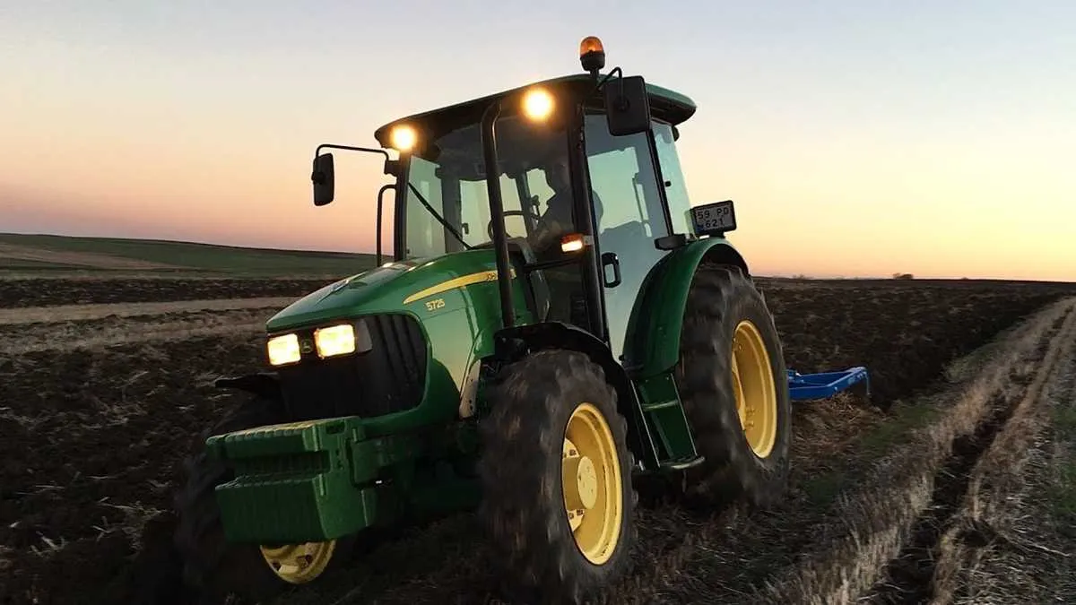 john deere 5725 tractor specs