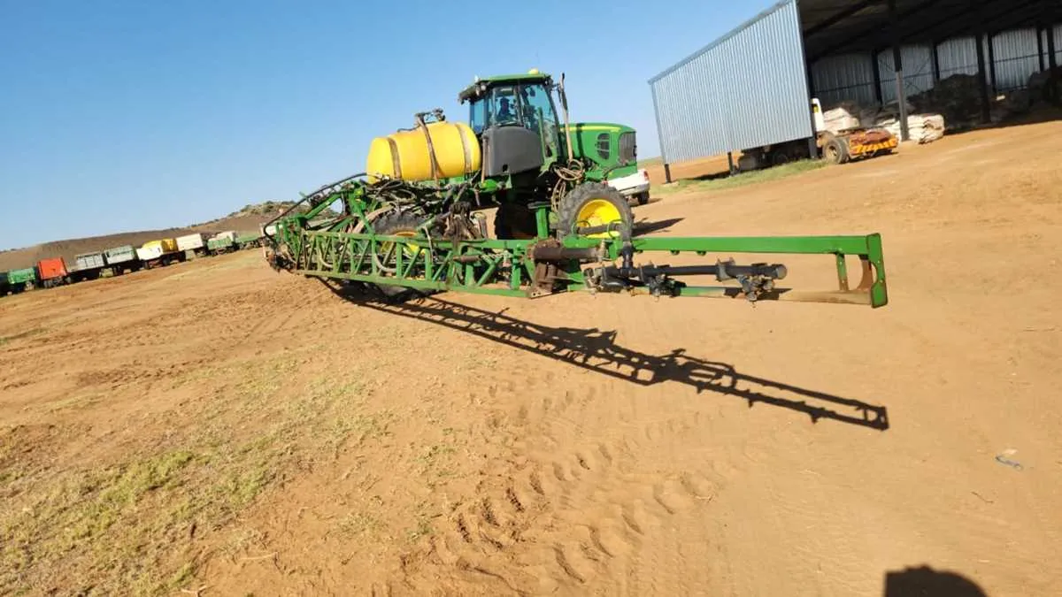 specs for john deere 4630 spray rig