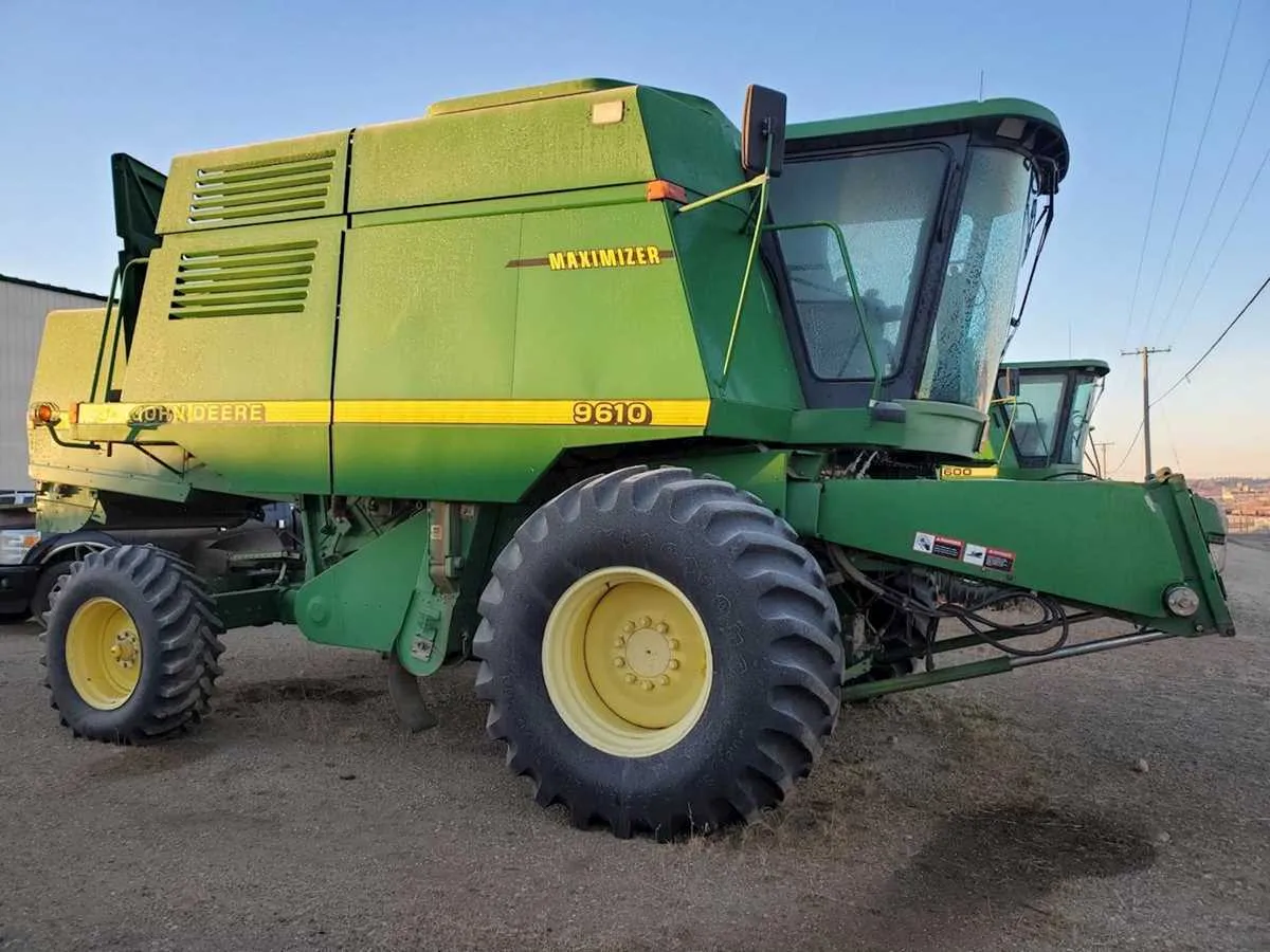 john deere 9610 combine specs