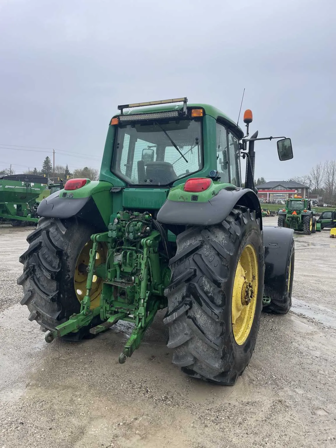 spec on john deere 7520