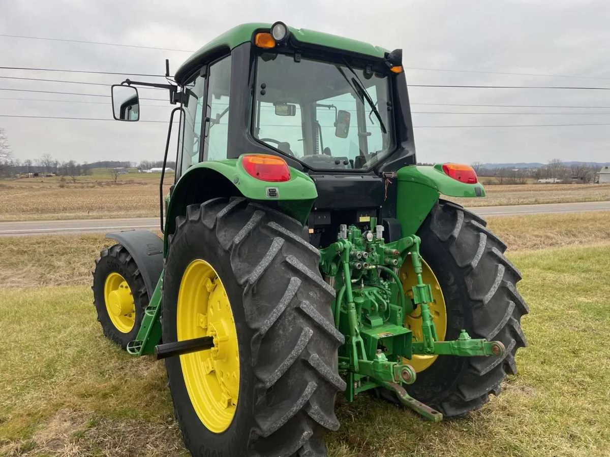 specs on a 7230 john deere tractor