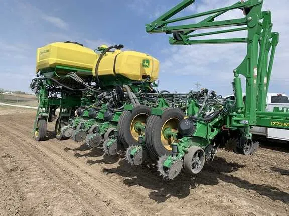 john deere 1775 planter specs
