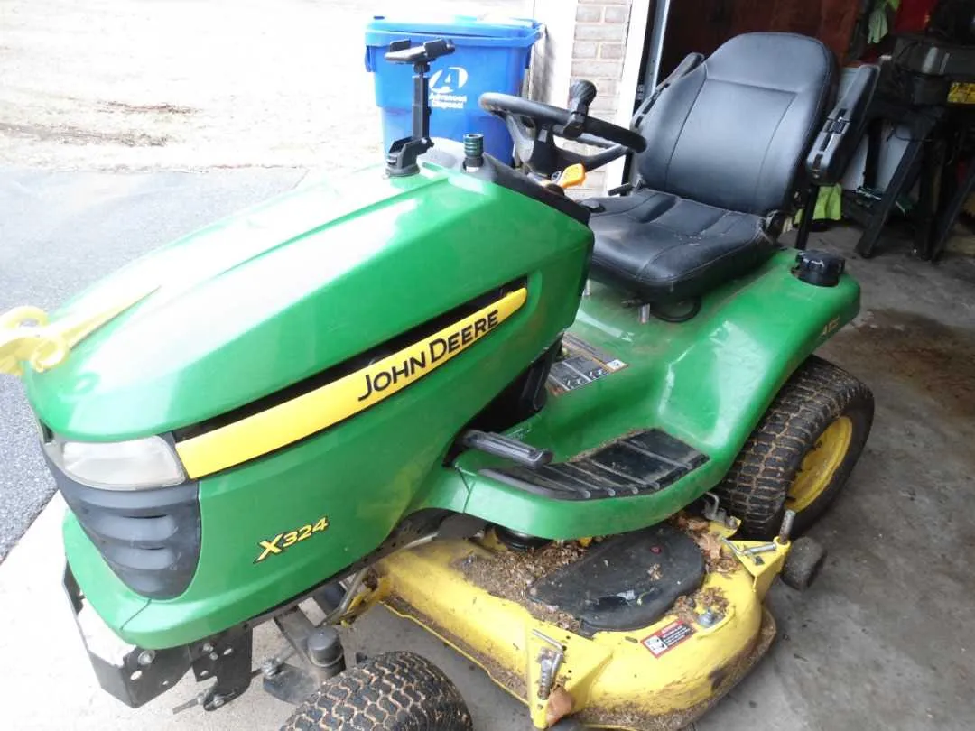 x324 john deere specs