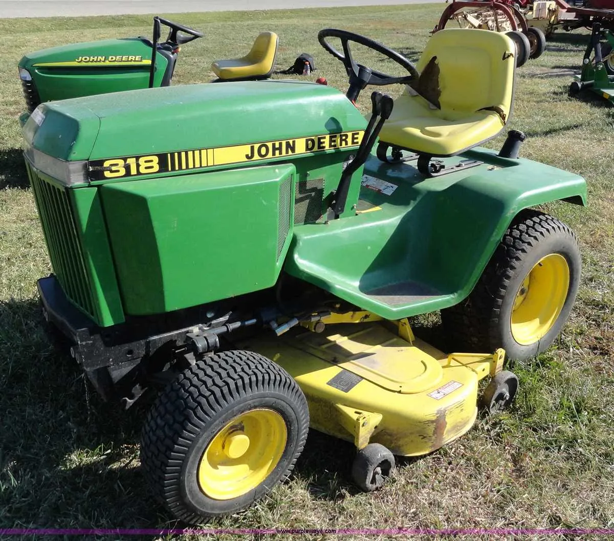 318 john deere specs