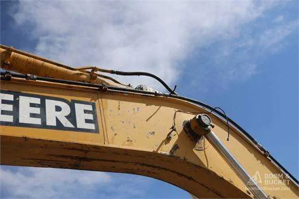 john deere 330clc specs