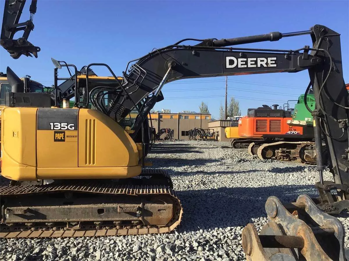 specs for john deere 135g